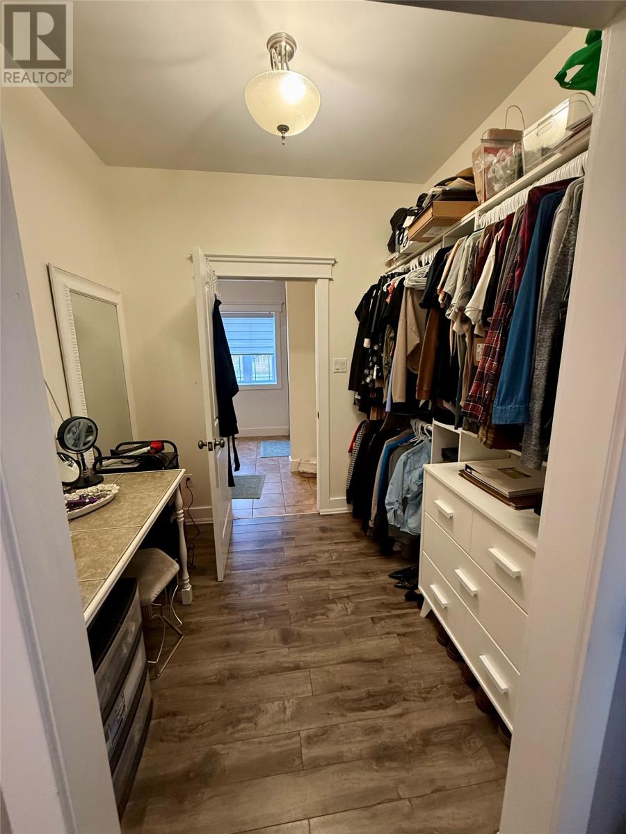 2A Riverside Drive - 26