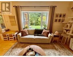 2A Riverside Drive thumbnail 11
