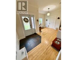 2A Riverside Drive thumbnail 6