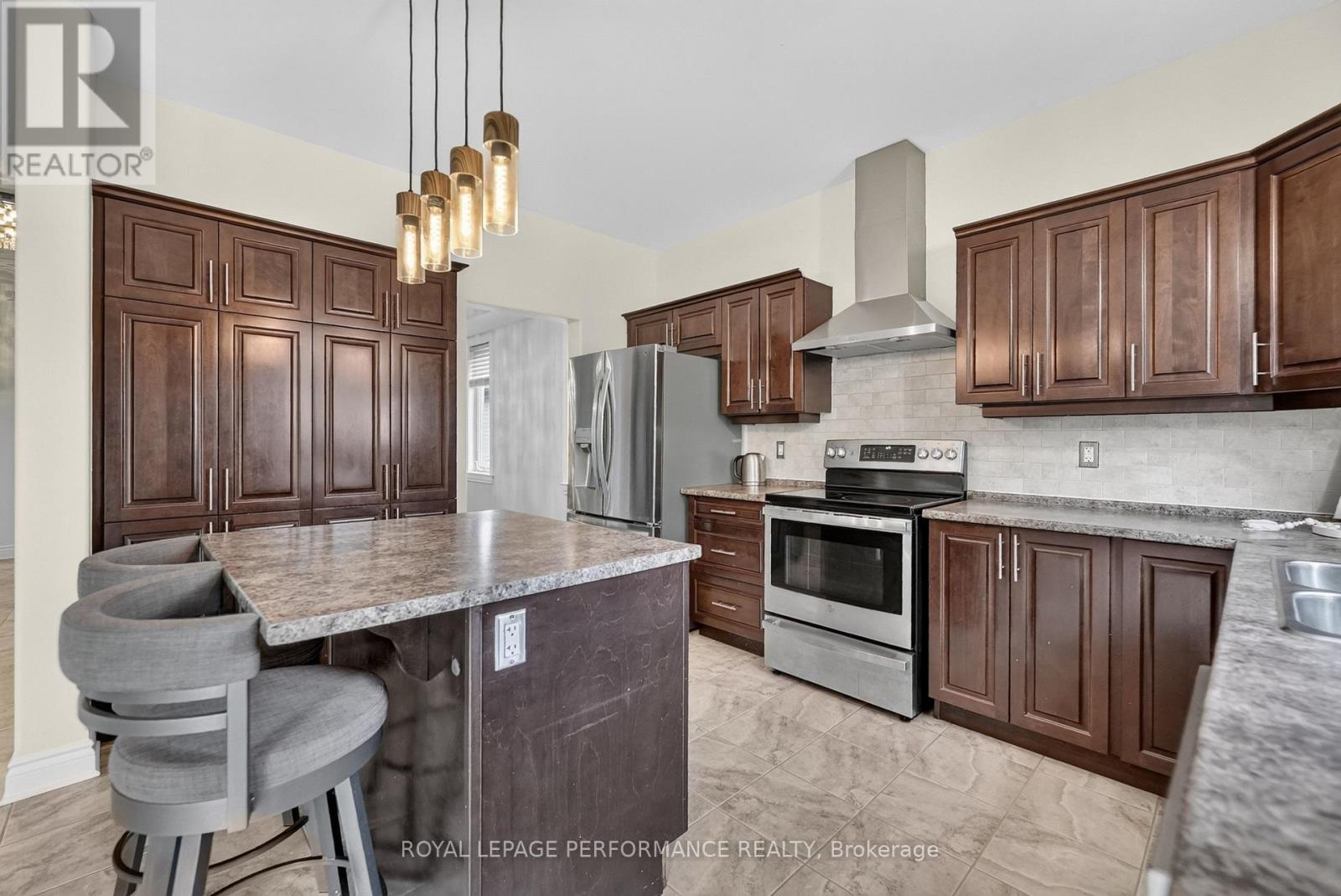 149 TOPAZE CRESCENT - Image 15
