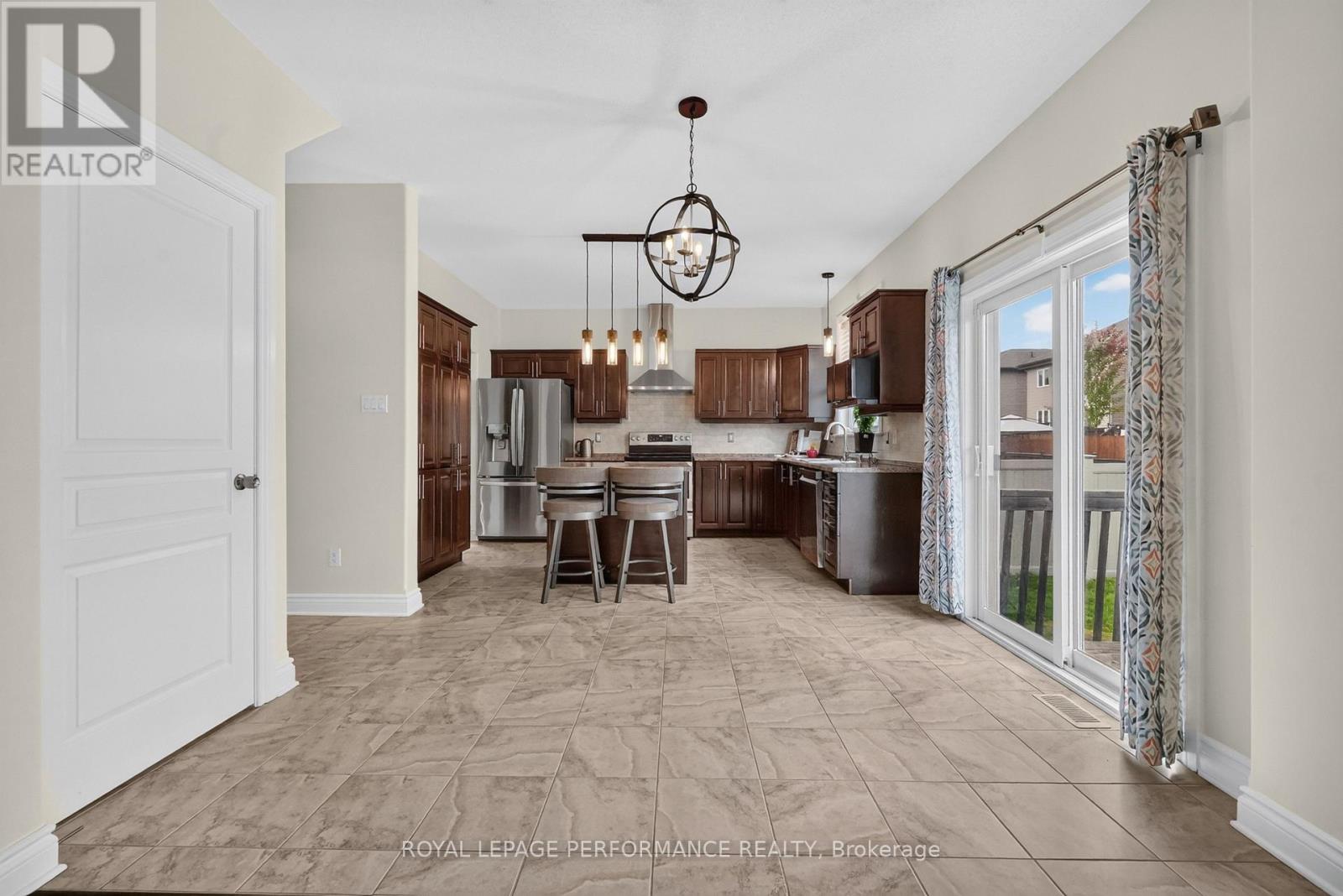 149 TOPAZE CRESCENT - Image 19