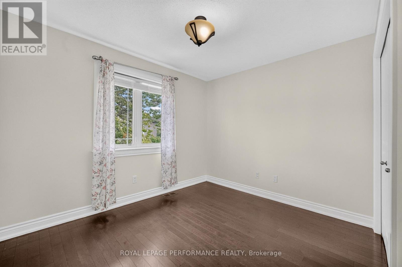 149 TOPAZE CRESCENT - Image 30