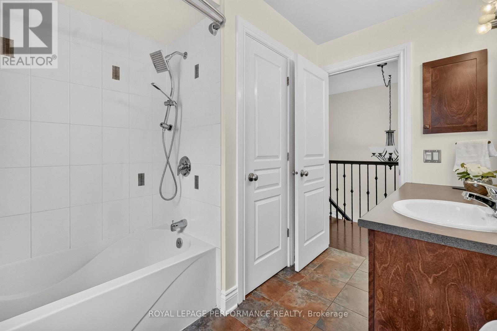 149 TOPAZE CRESCENT - Image 33