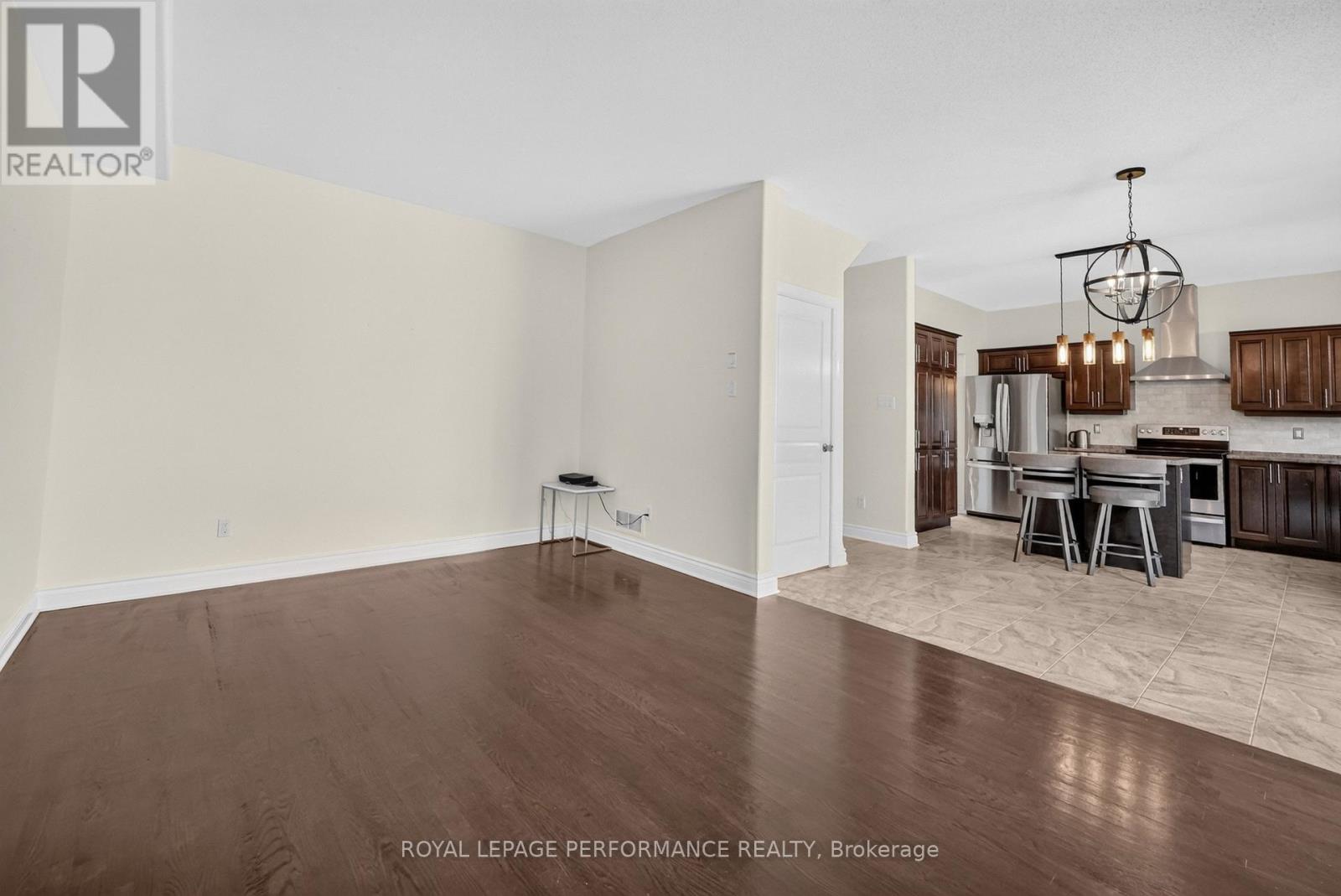 149 TOPAZE CRESCENT - Image 35