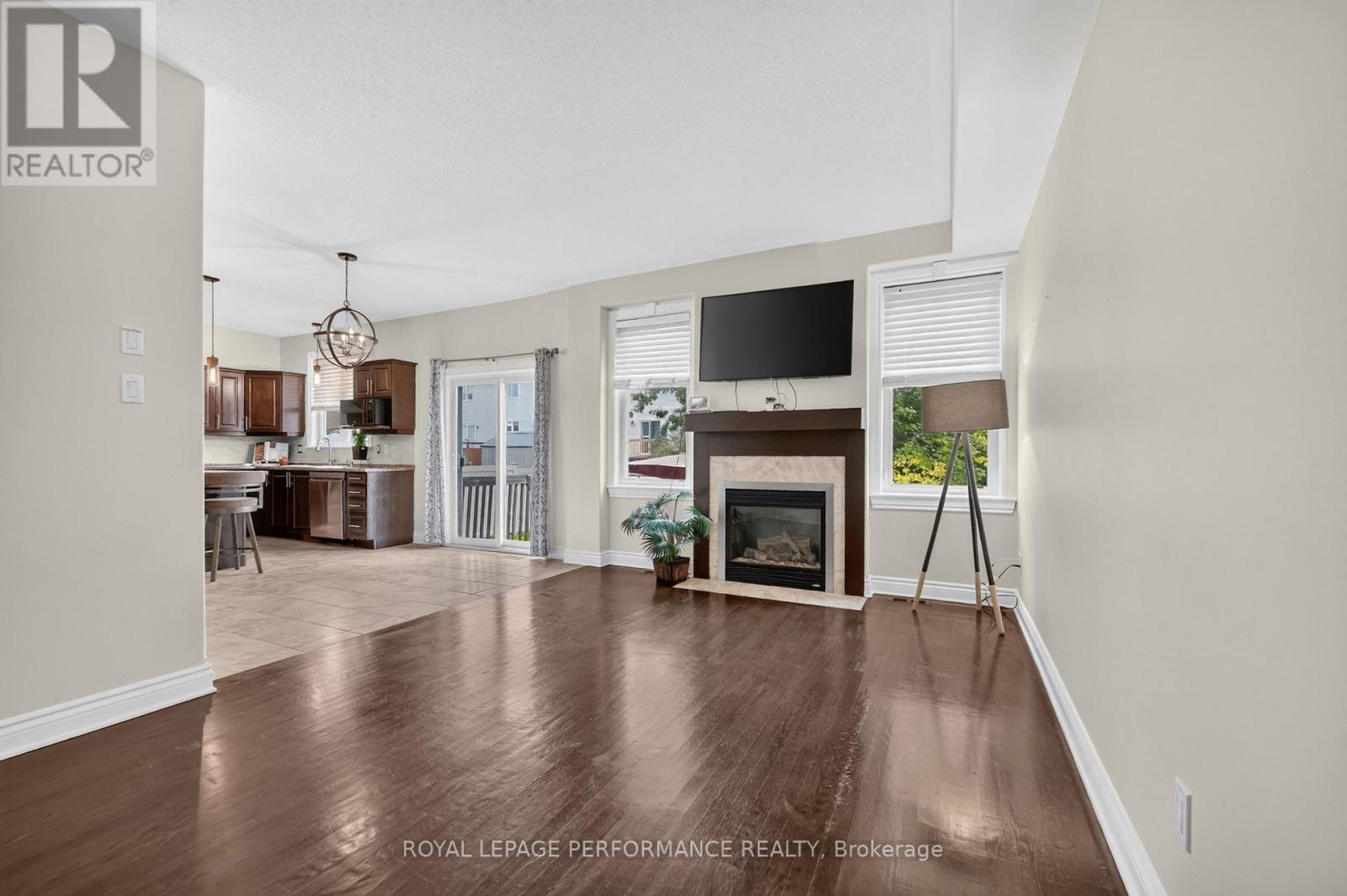 149 TOPAZE CRESCENT - Image 36