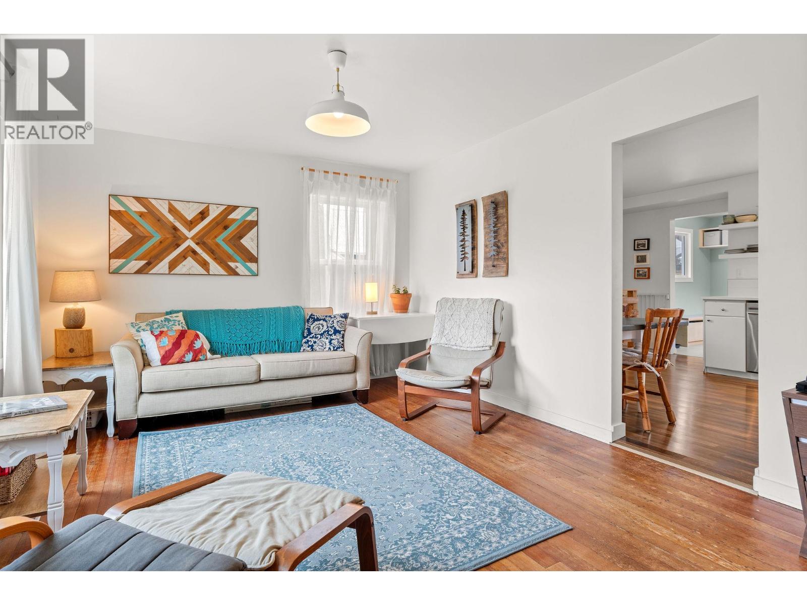 500 Sixth Street E - 24