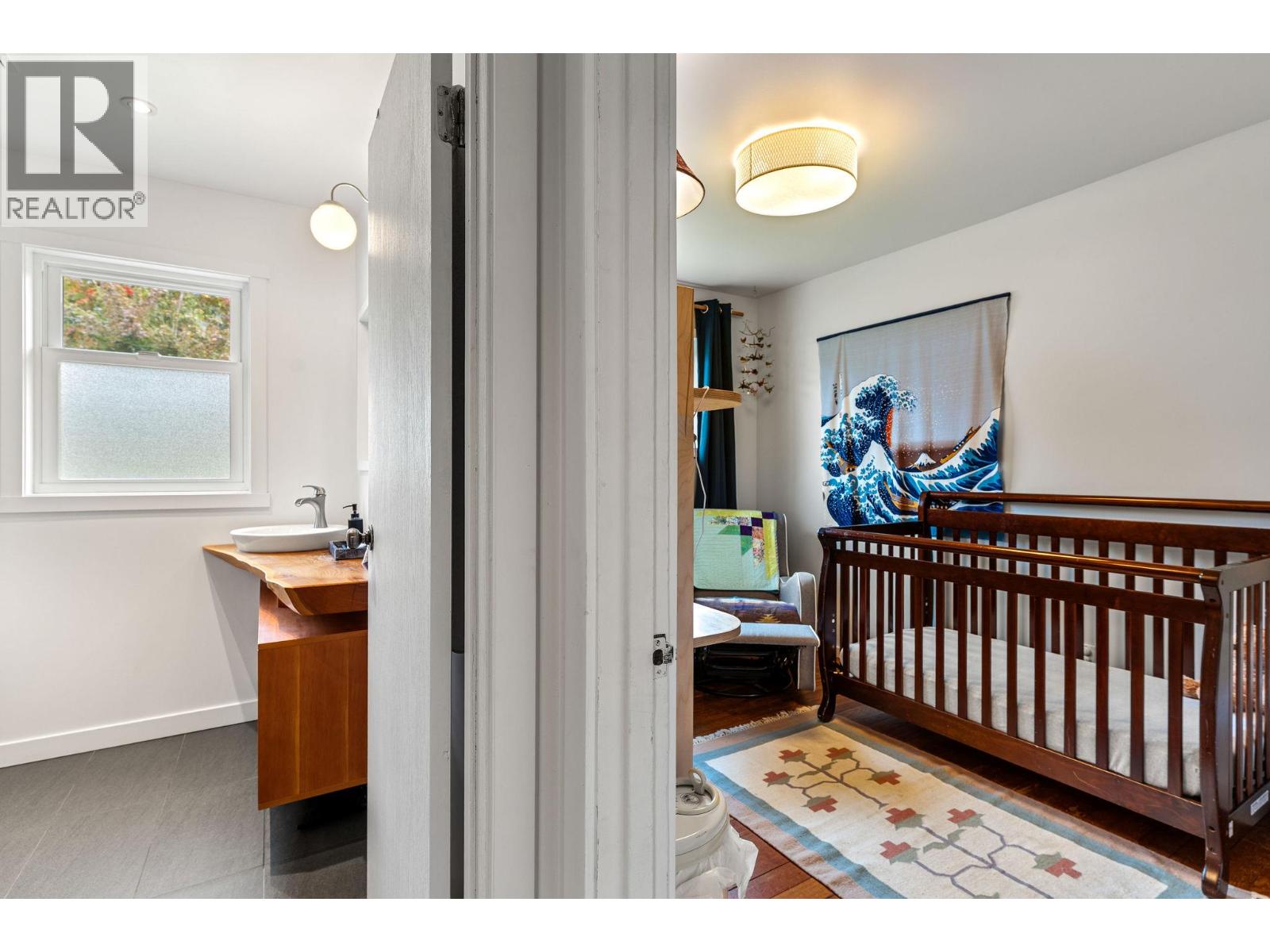 500 Sixth Street E - 39