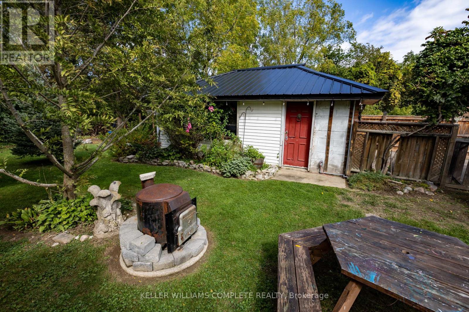 9 GLEN AVENUE - 11