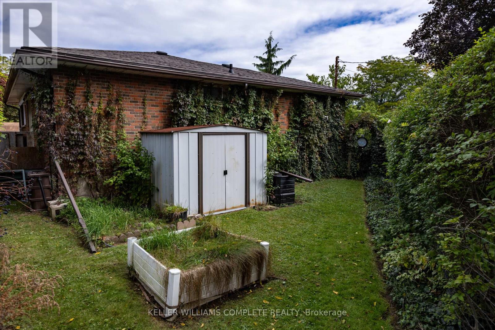 9 GLEN AVENUE - 12