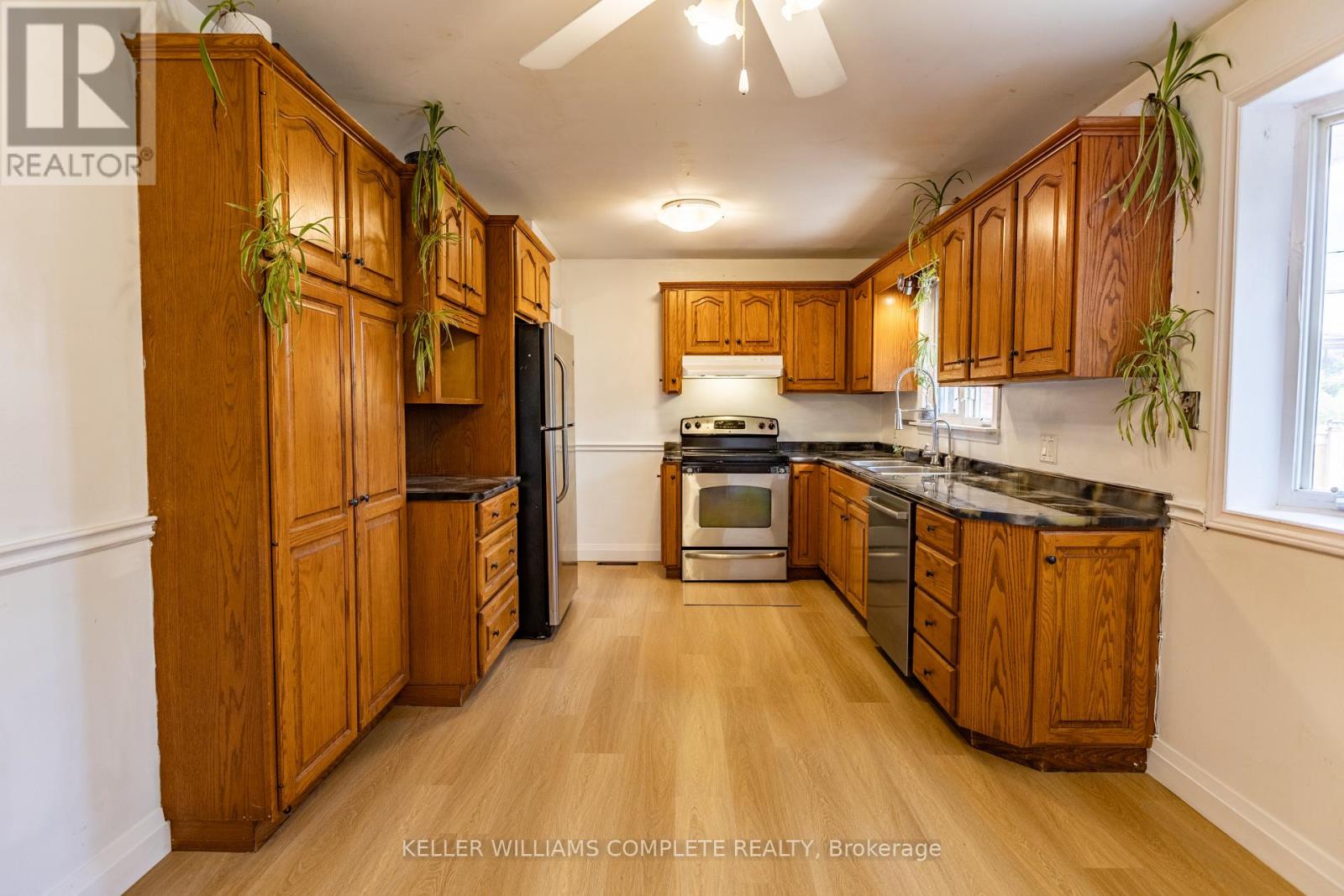 9 GLEN AVENUE - Image 18