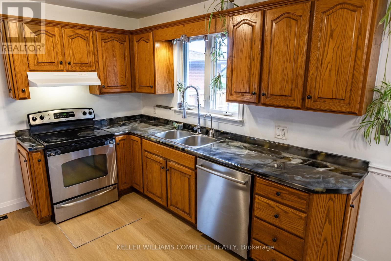 9 GLEN AVENUE - Image 19