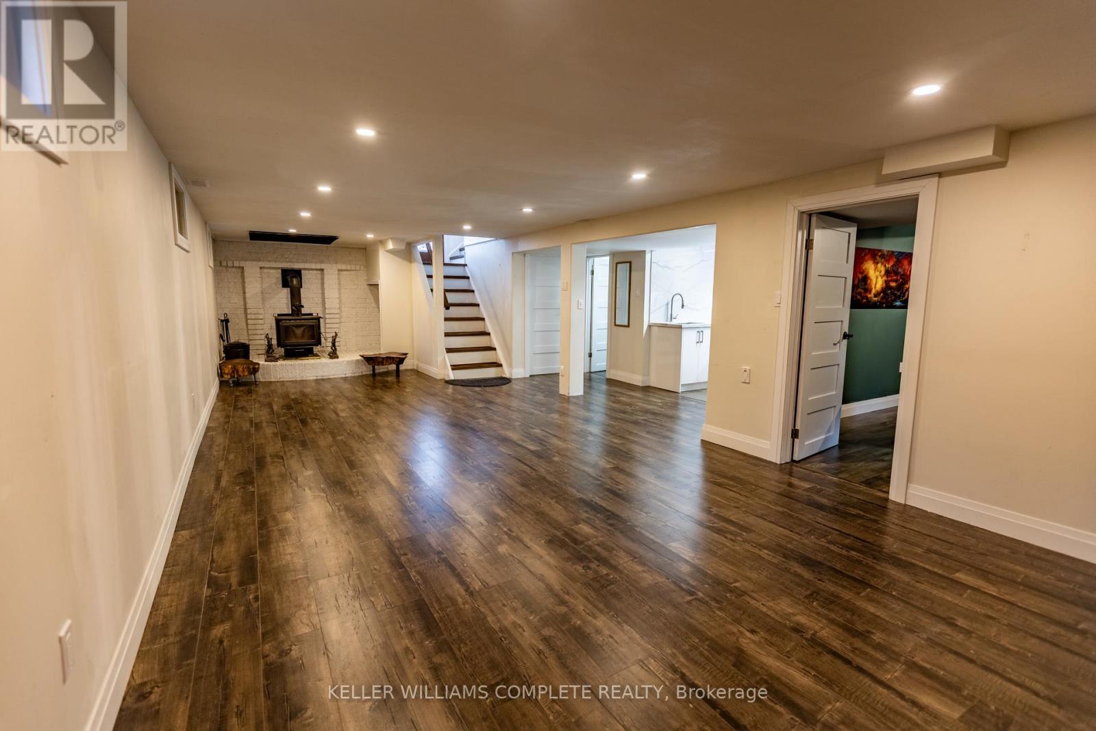 9 GLEN AVENUE - Image 33