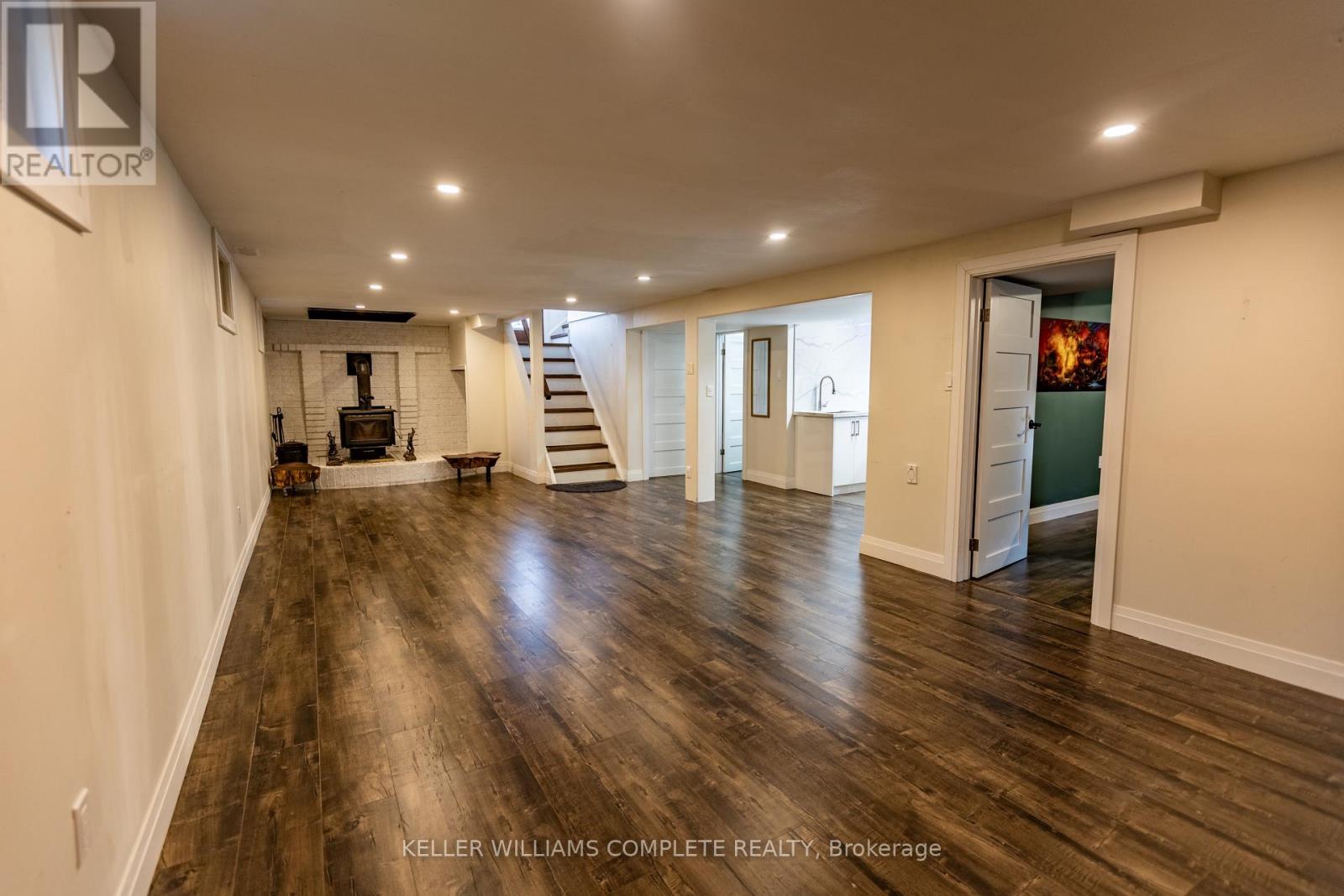 9 GLEN AVENUE - Image 34