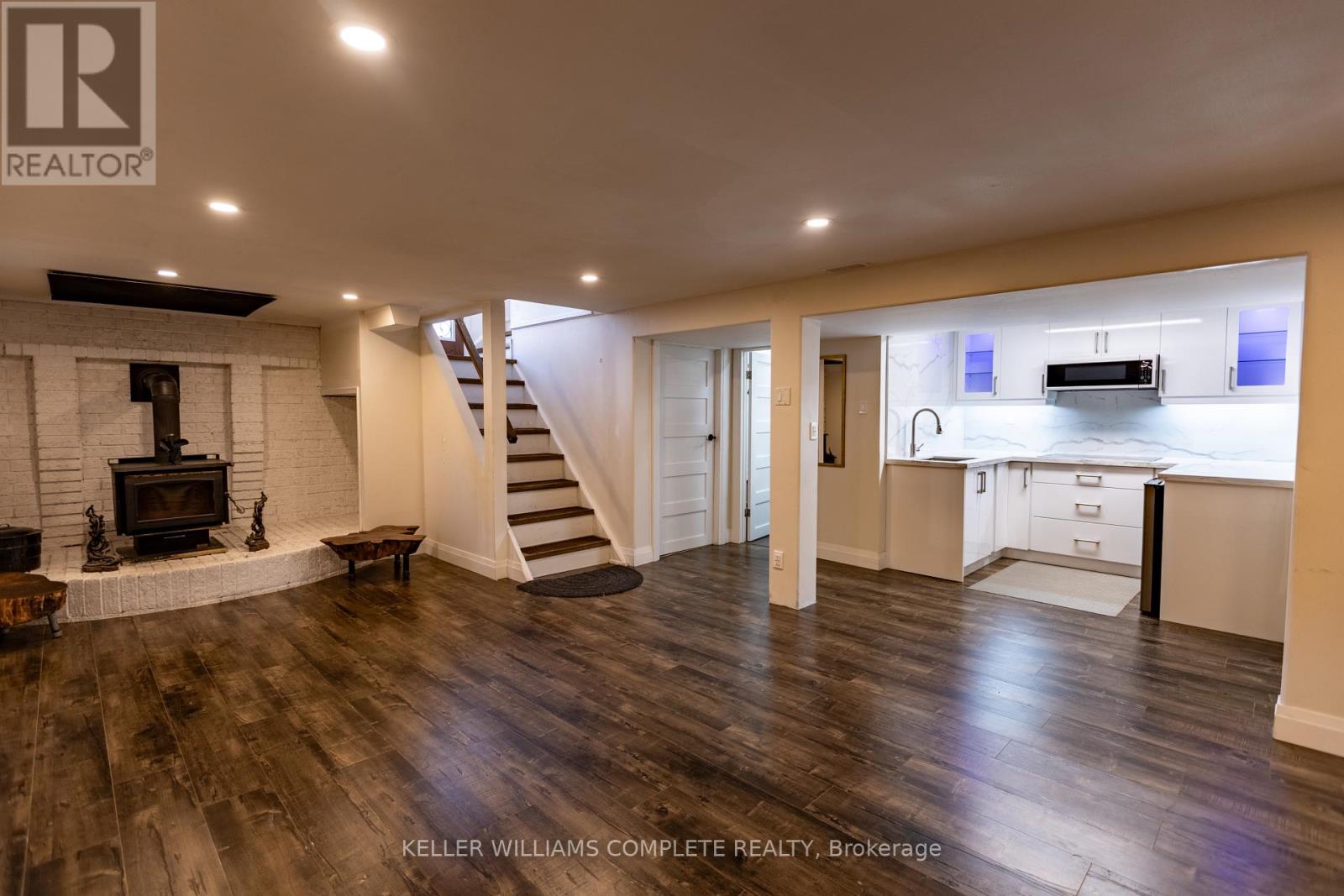 9 GLEN AVENUE - Image 35