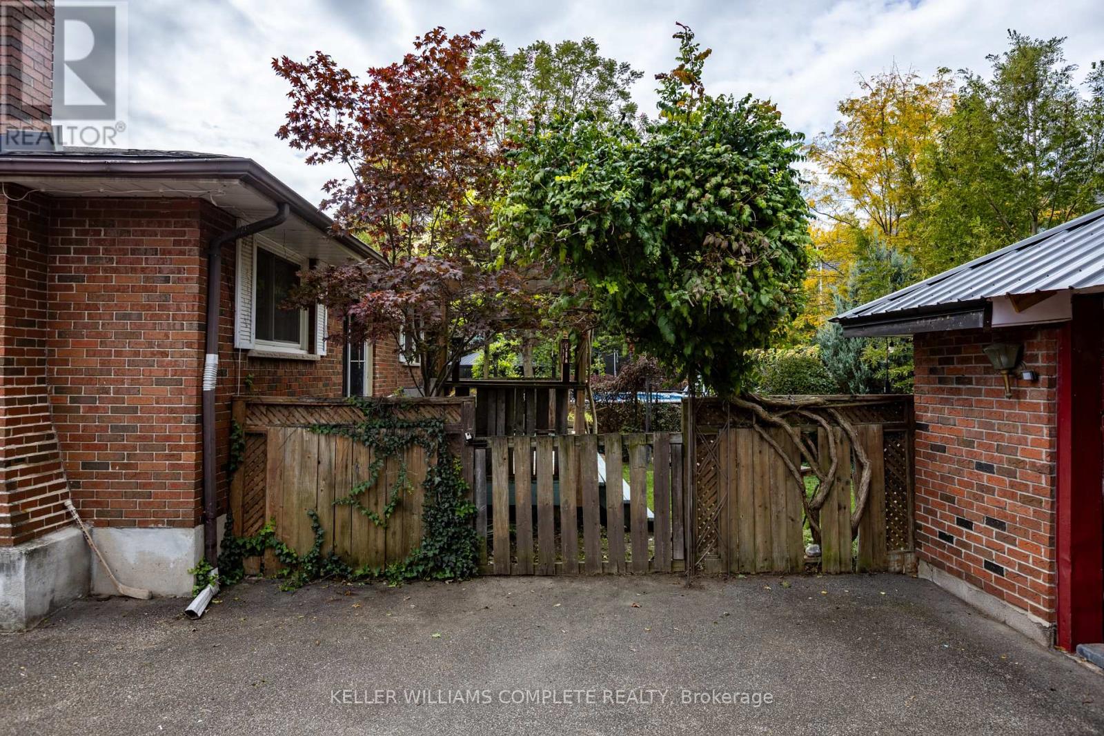 9 GLEN AVENUE - Image 4