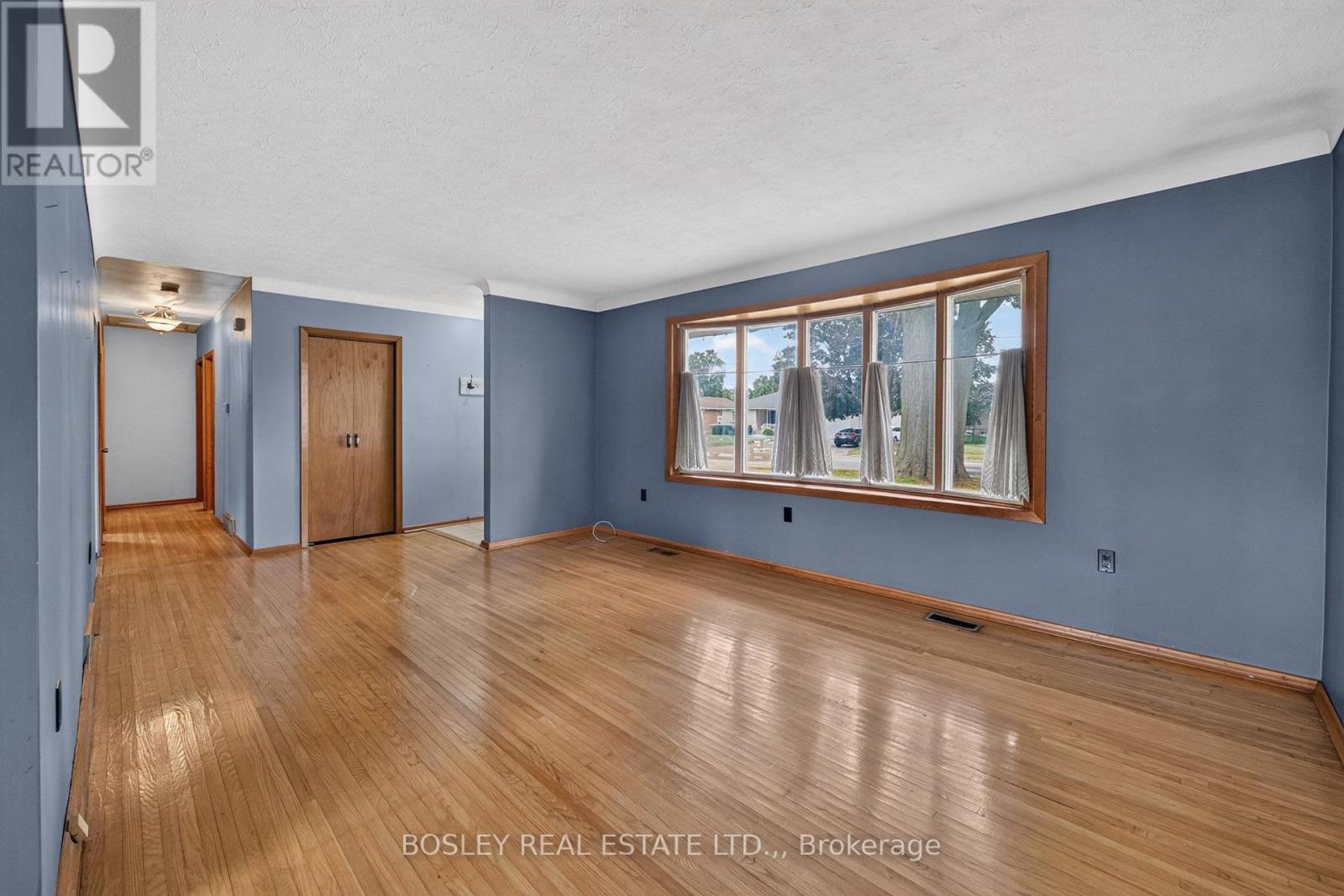4452 DORCHESTER ROAD - 4