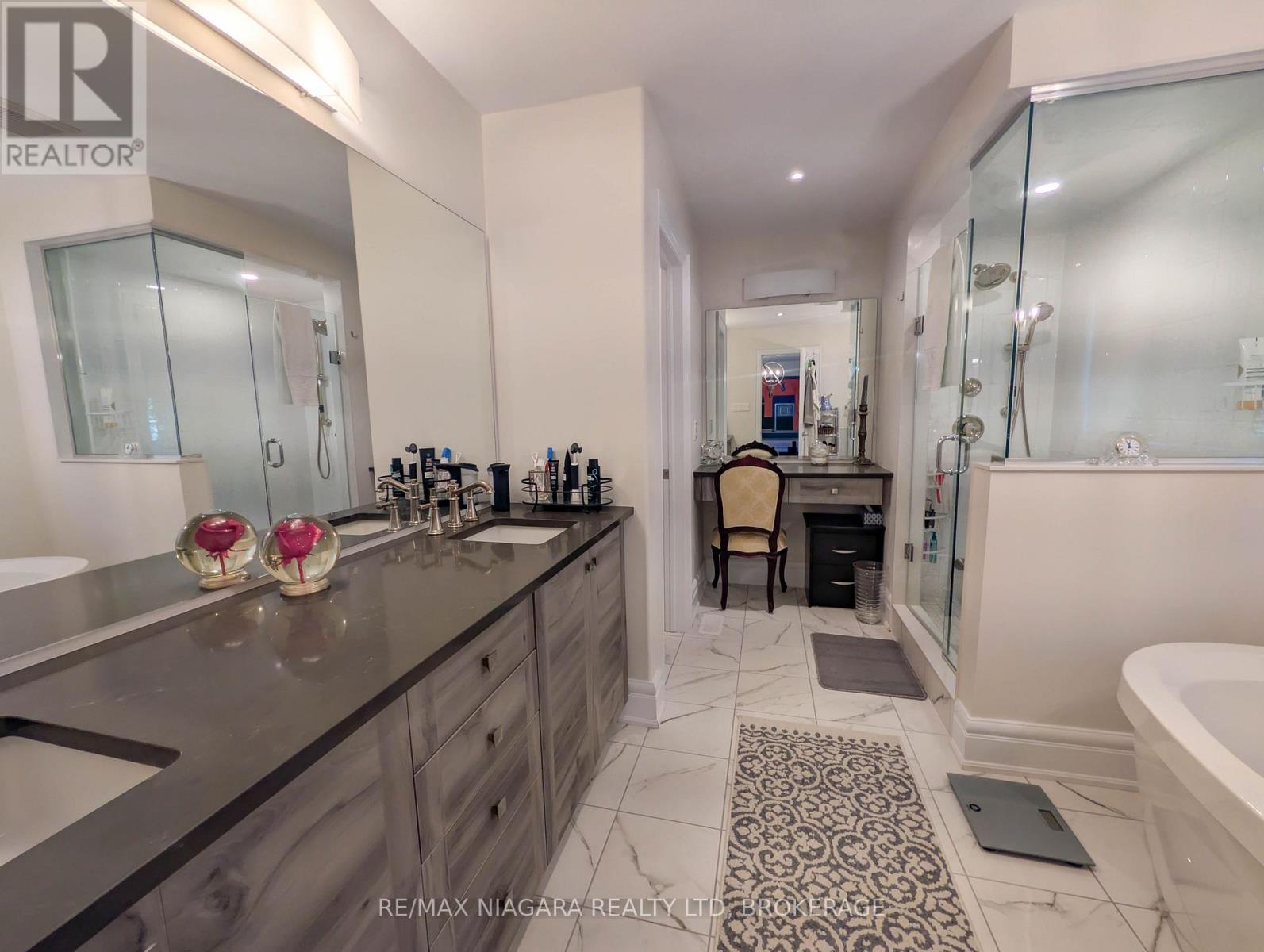 7868 Odell Crescent — photo 32