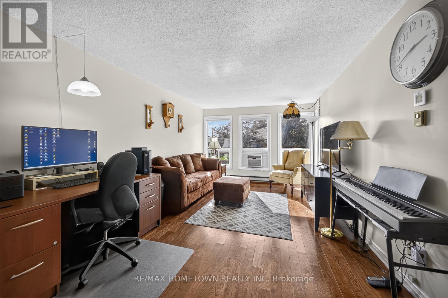 #209 820 LAURIER BOULEVARD - Image 13