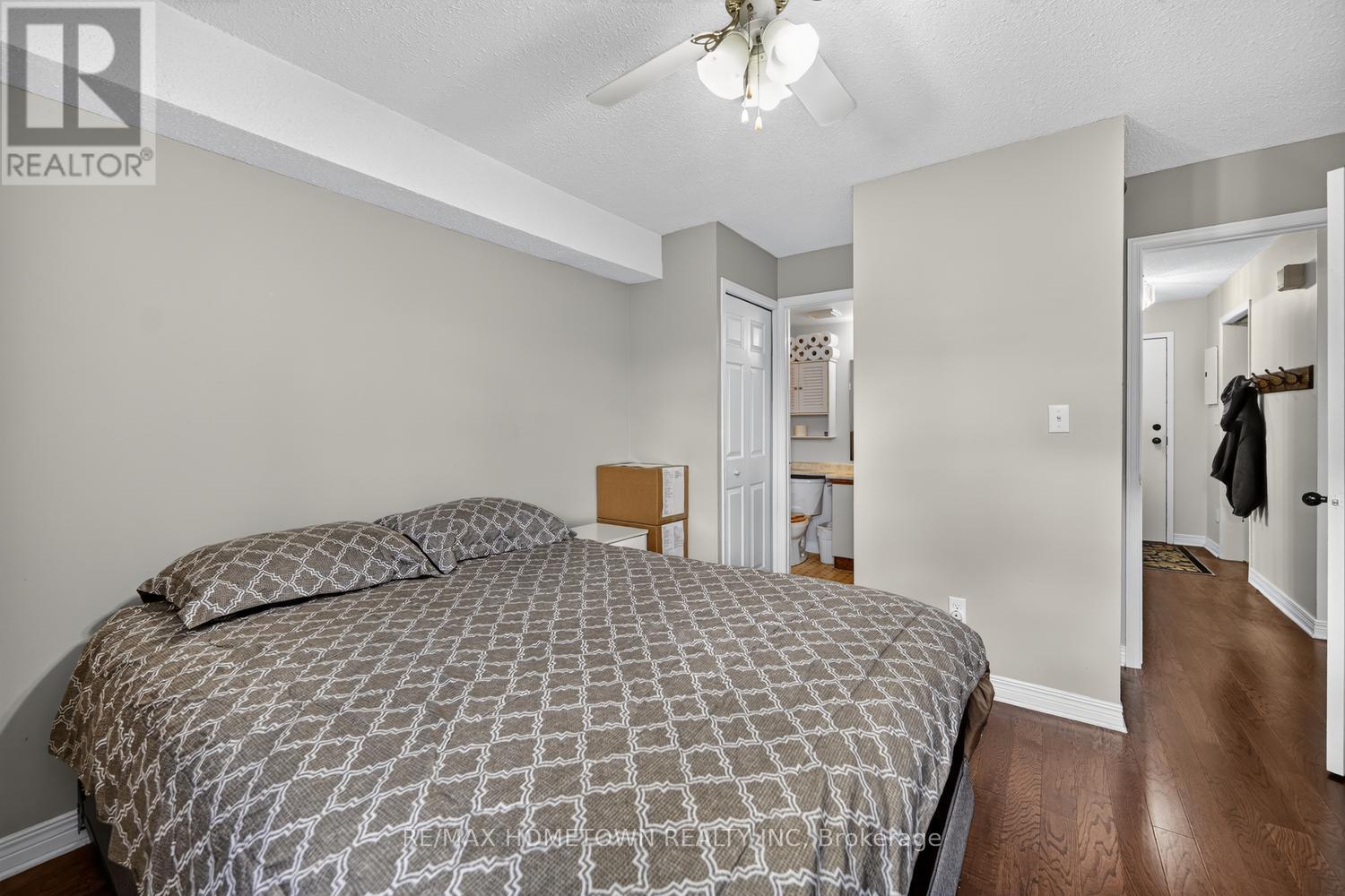 #209 820 LAURIER BOULEVARD - Image 16