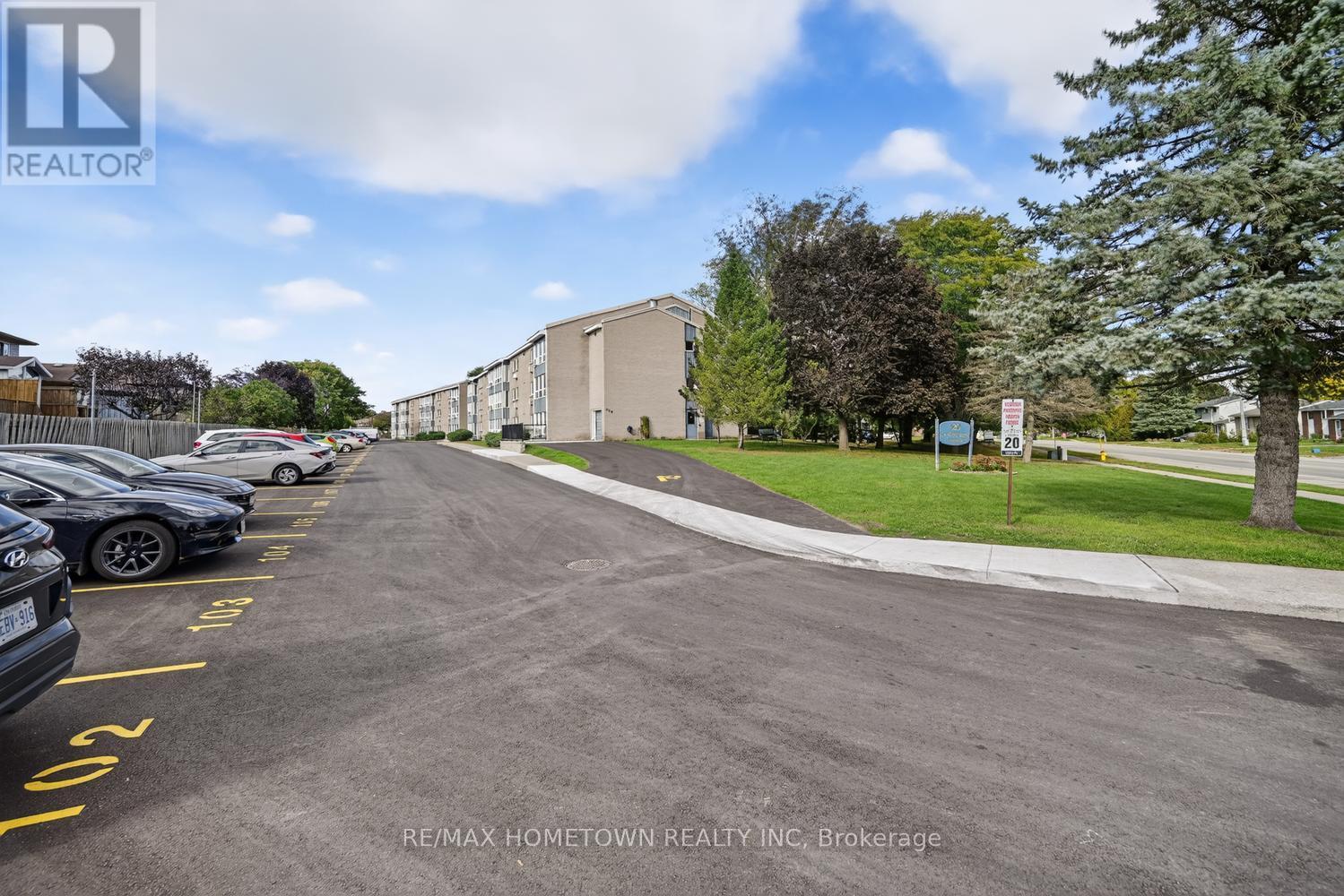 #209 820 LAURIER BOULEVARD - 27