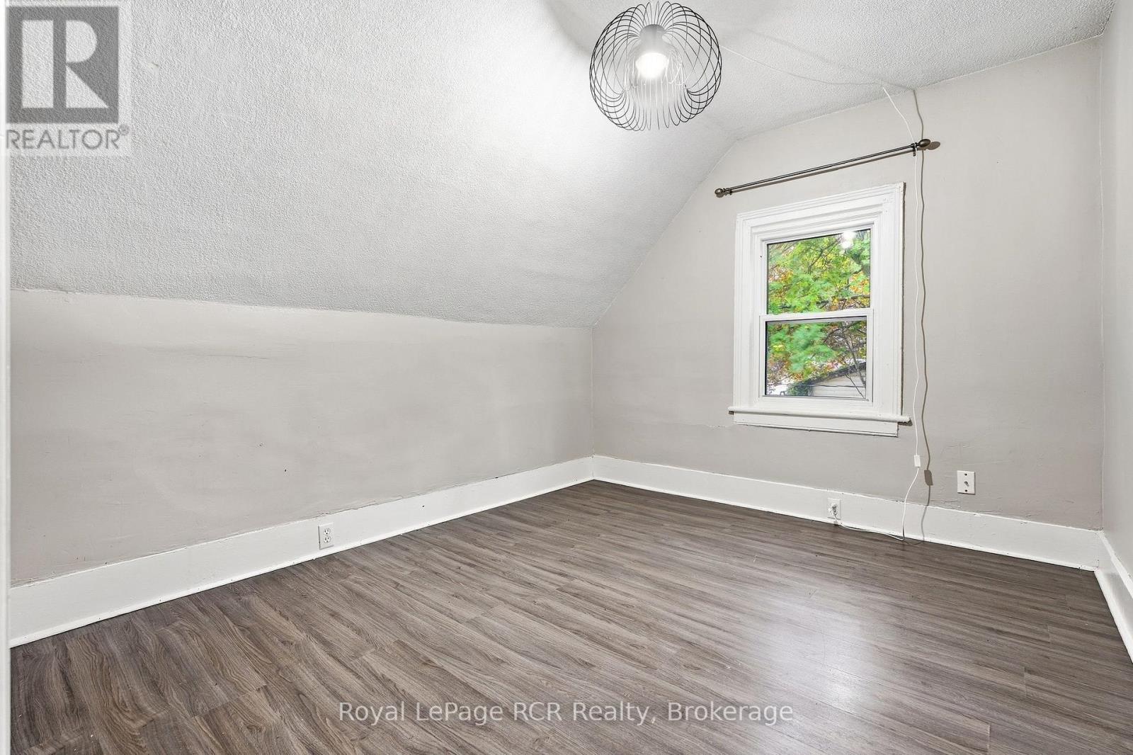 234 ELMA STREET E - 11