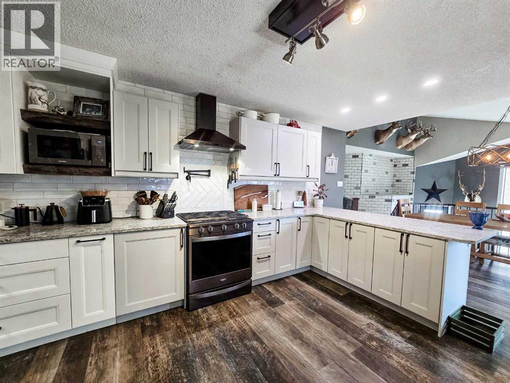 4818 16 Avenue - 8