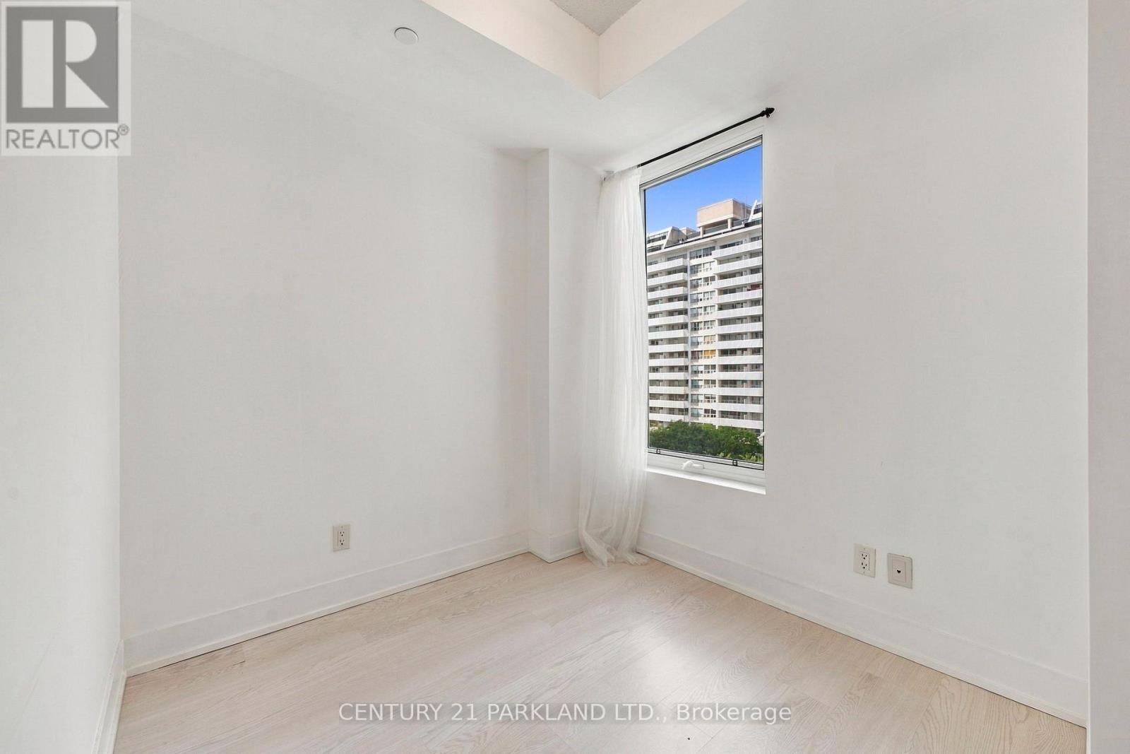 #707 68 MERTON STREET - 13