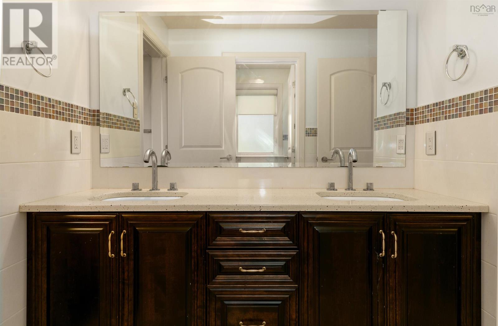 Property 32 of 50 of 82 Helmsman Court