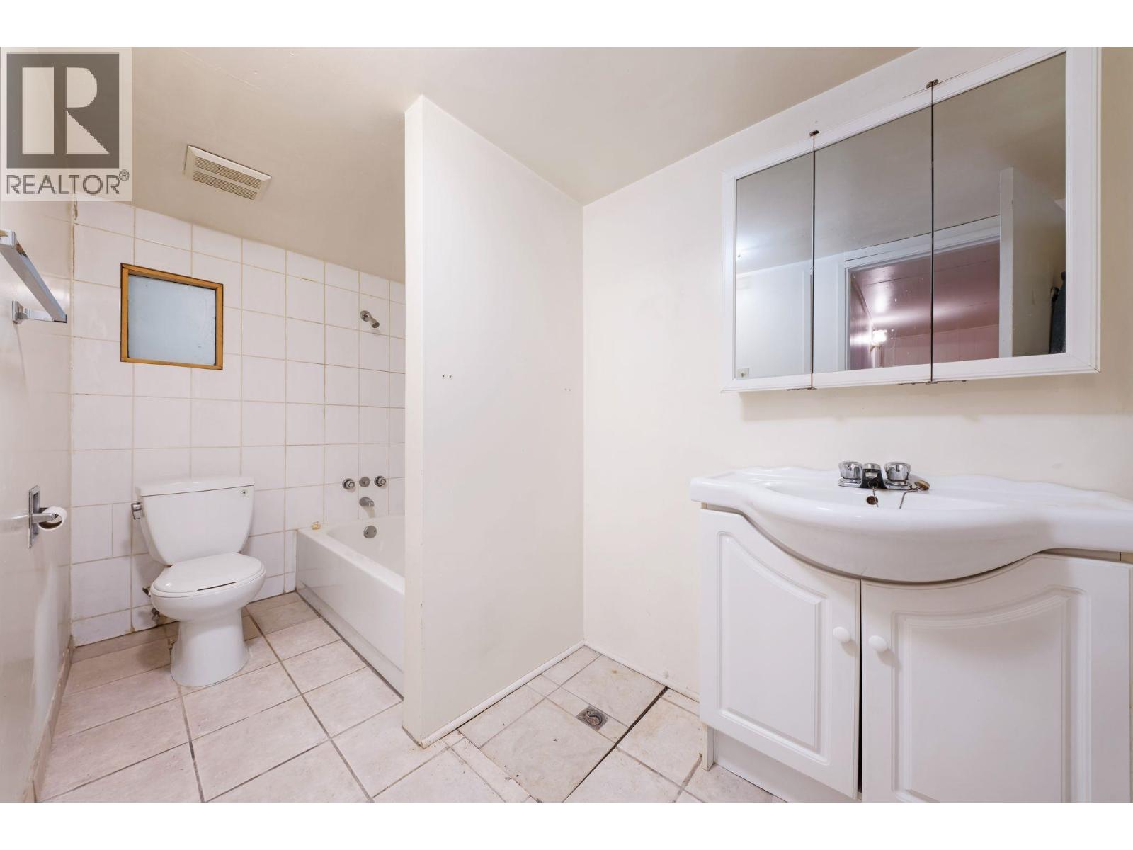 Photo of 2865 GRANT STREET 25