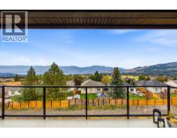 Kitchen - 2815 Copper Ridge Drive, West Kelowna, BC V4T0E7 Photo 13
