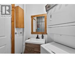754 Wood Road, Kelowna, BC V1Z3V6 Photo 9