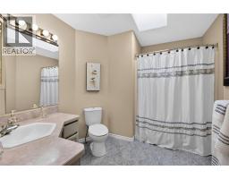 114 Brentview Court, Penticton, BC V2A8H2 Photo 22