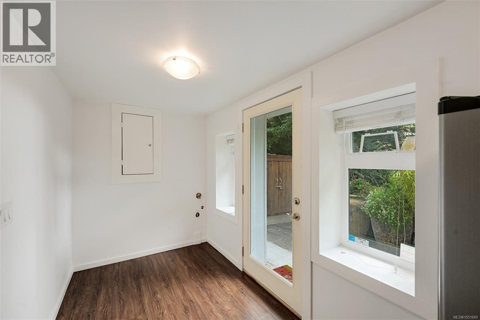  3832 Pitcombe Place, Saanich