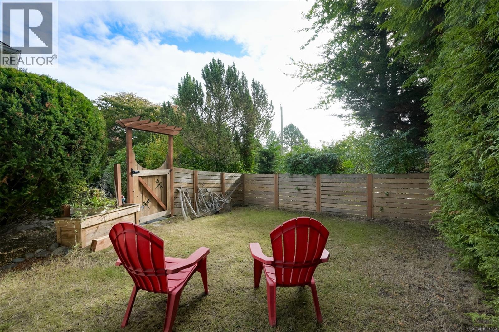  3832 Pitcombe Place, Saanich