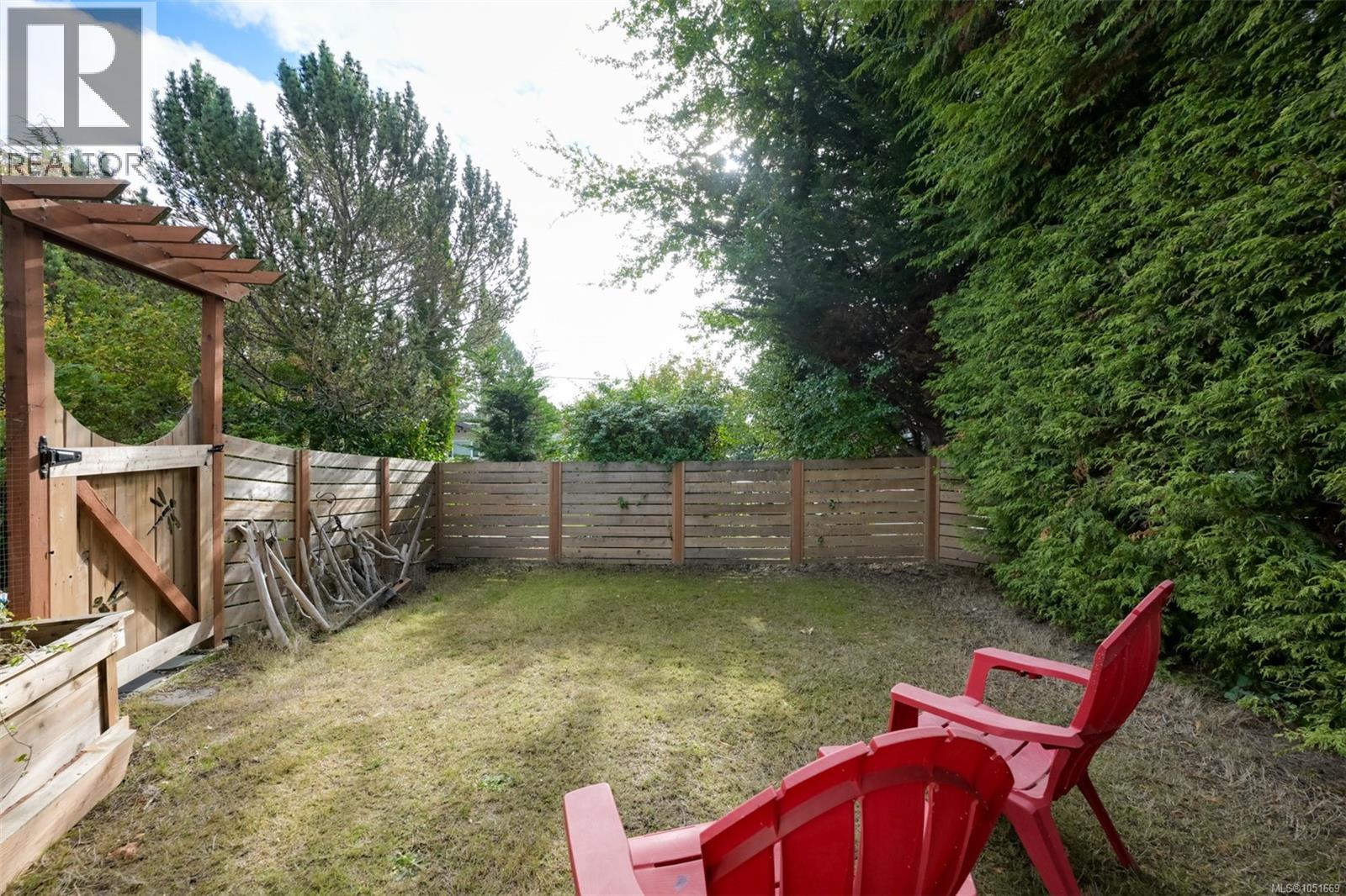  3832 Pitcombe Place, Saanich