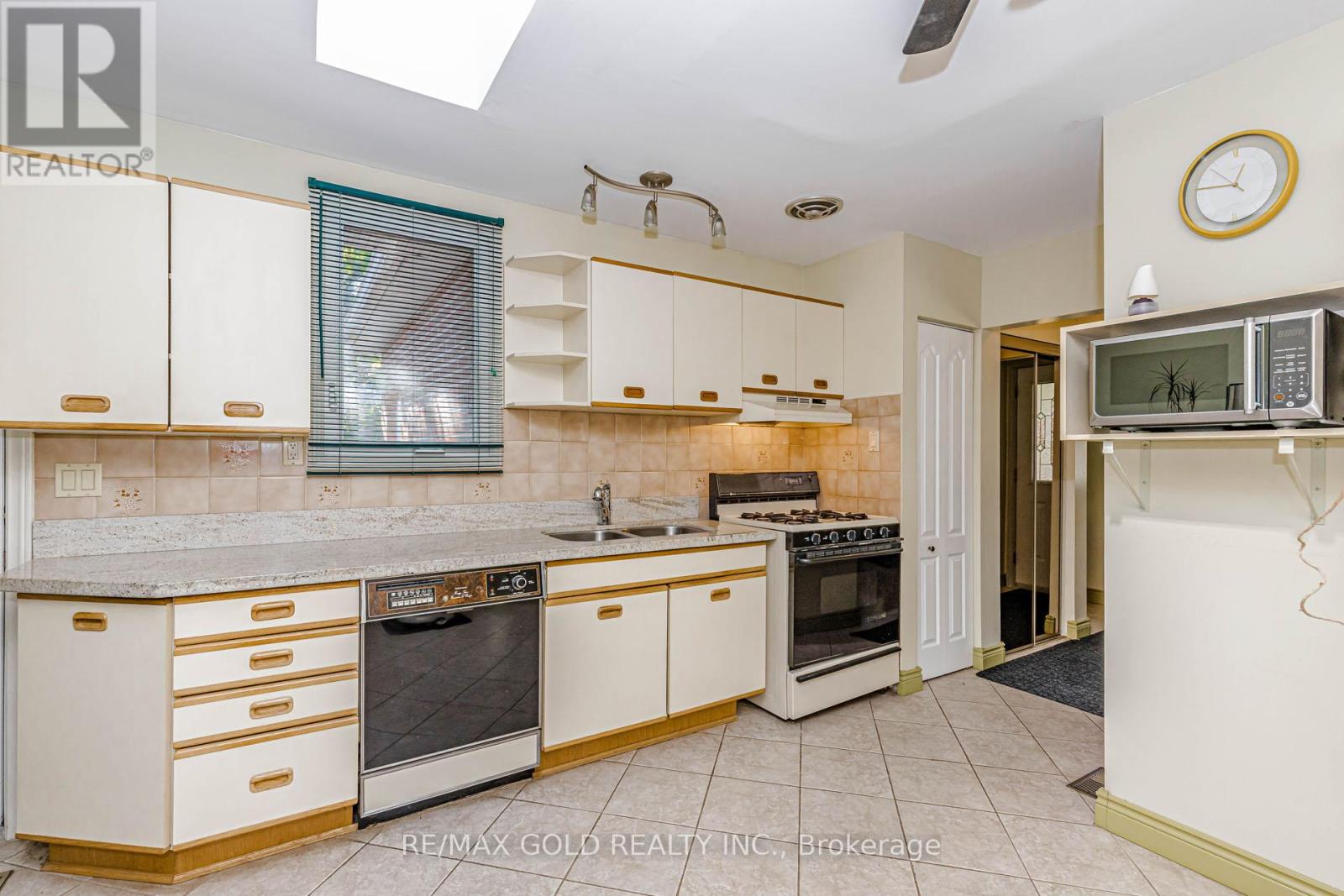 23 BROOKDALE CRESCENT - Image 11