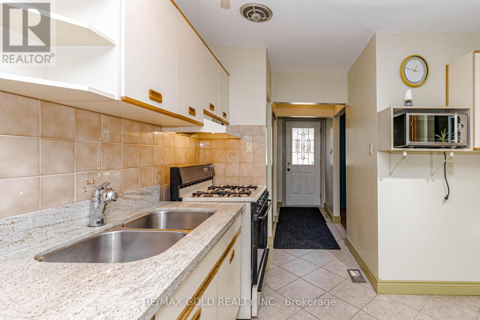 23 BROOKDALE CRESCENT - 14