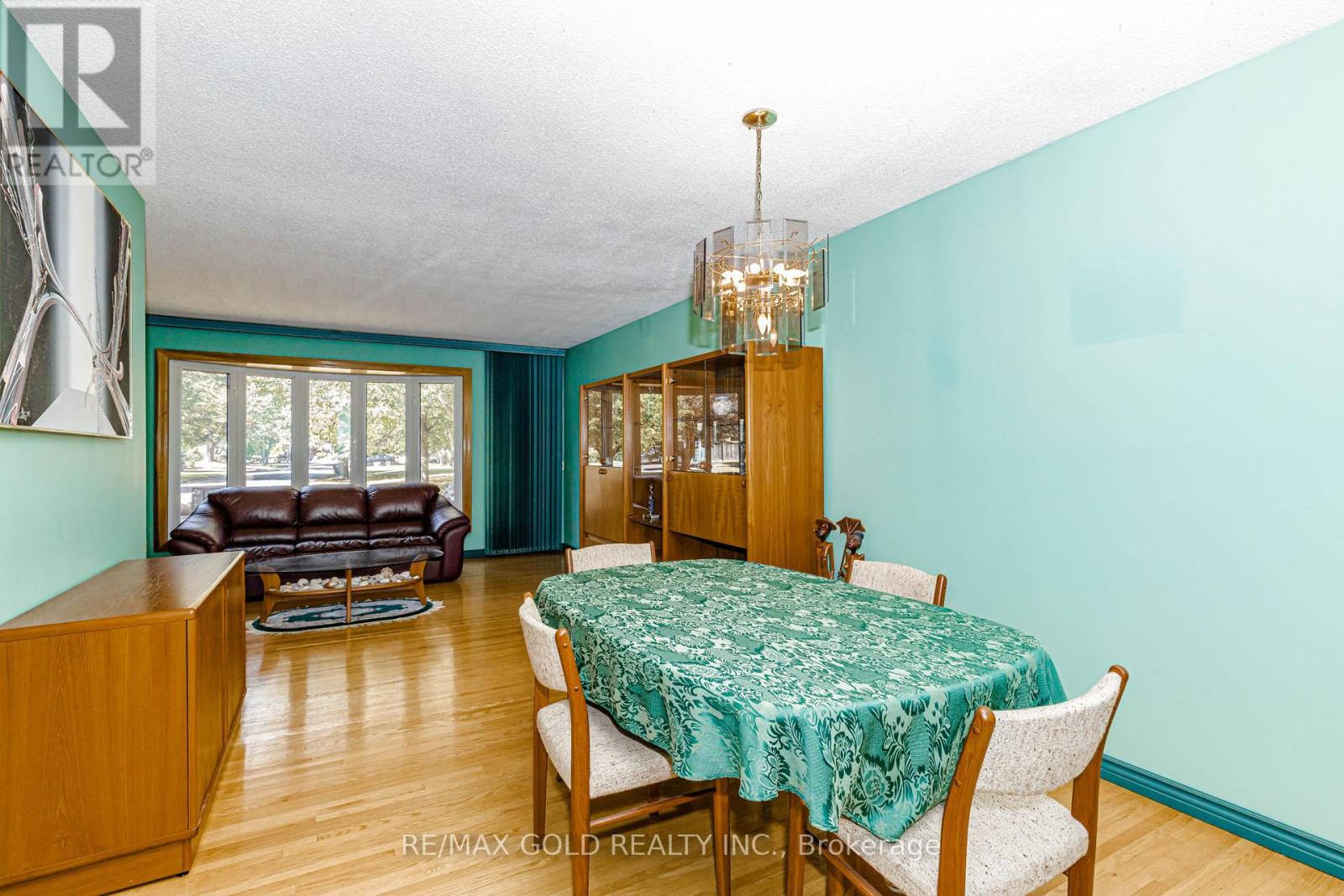 23 BROOKDALE CRESCENT - 22