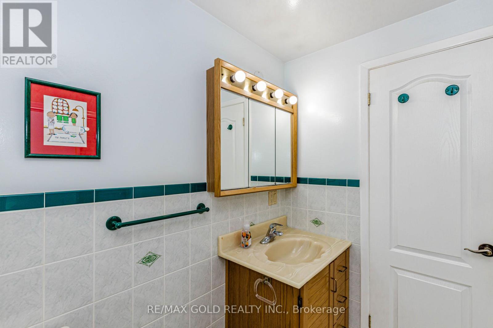 23 BROOKDALE CRESCENT - 33