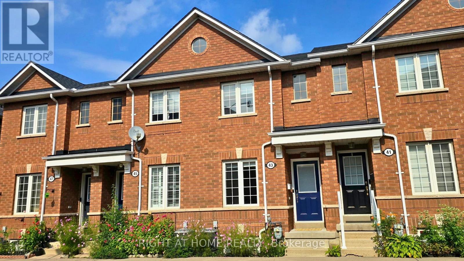 BL43- 43 Brickworks Lane, Toronto, ON photo 2