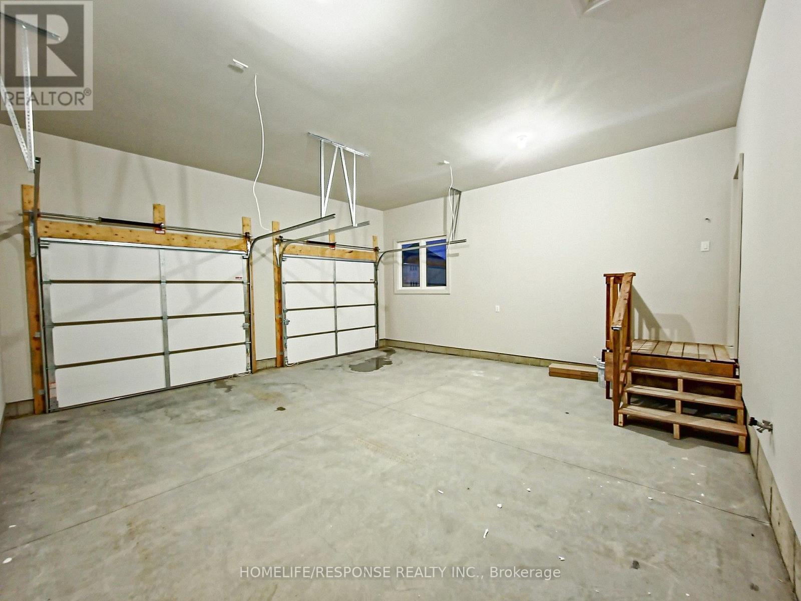 19 TRACY DRIVE - 27