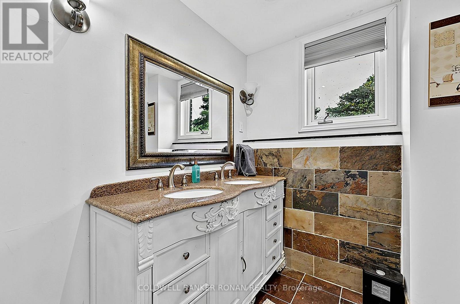 675446 HURONTARIO STREET - 33