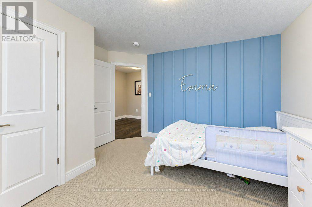 31 Elmbank Trail, Kitchener, ON photo 27