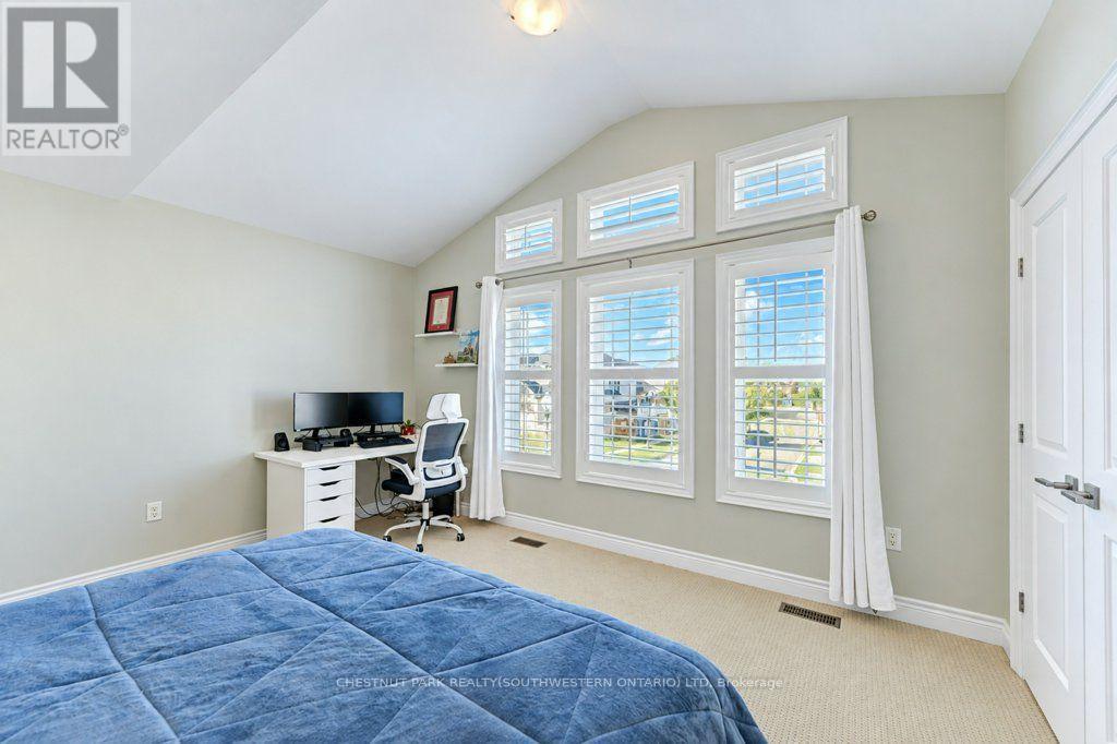 31 Elmbank Trail, Kitchener, ON photo 29