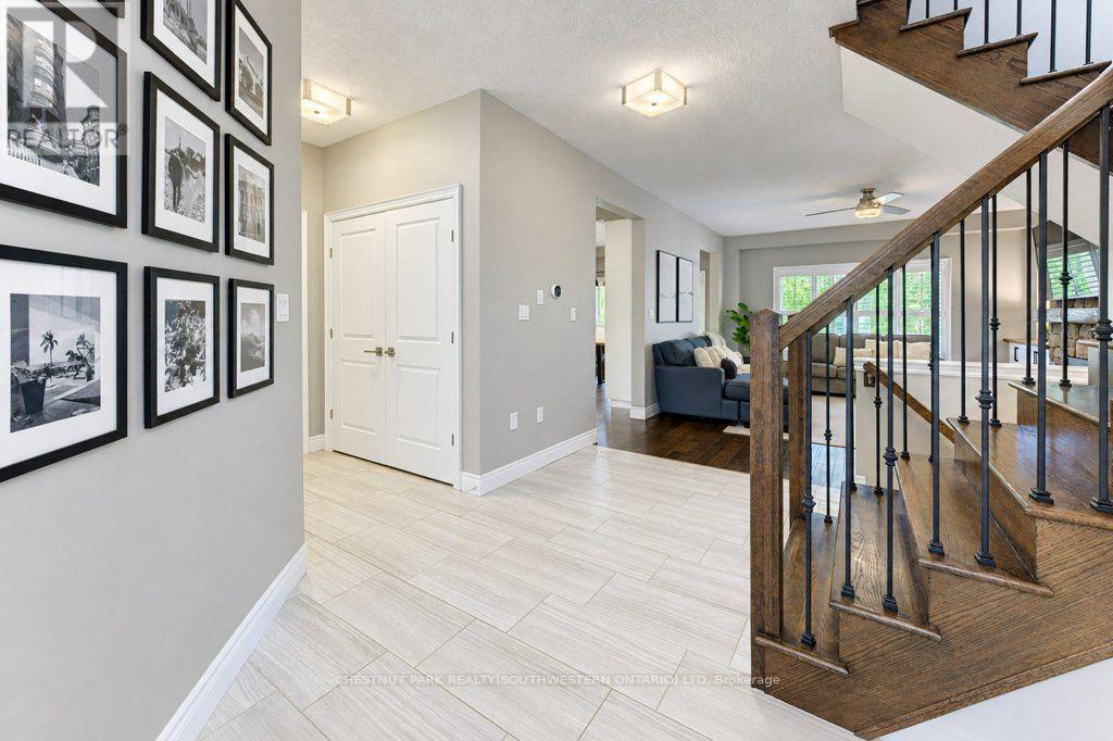 31 Elmbank Trail, Kitchener, ON photo 8