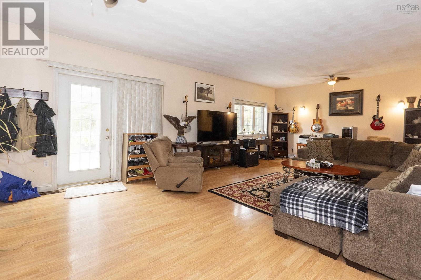 5862 Highway 6 - 15