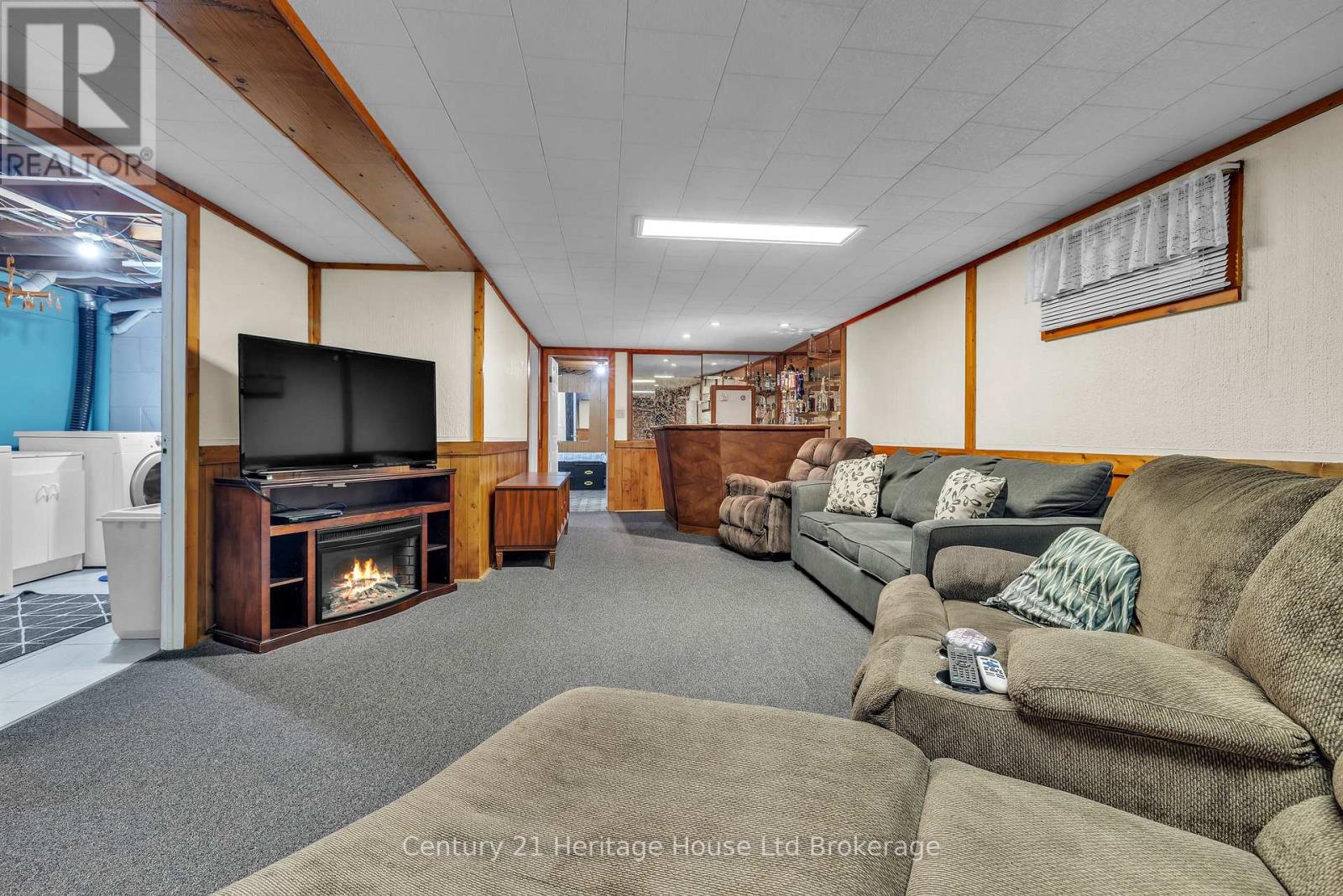 921 LINCOLN DRIVE - Image 21