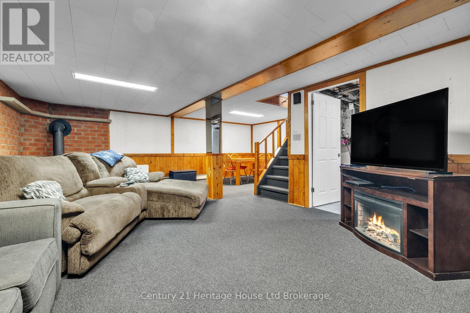 921 LINCOLN DRIVE - Image 22