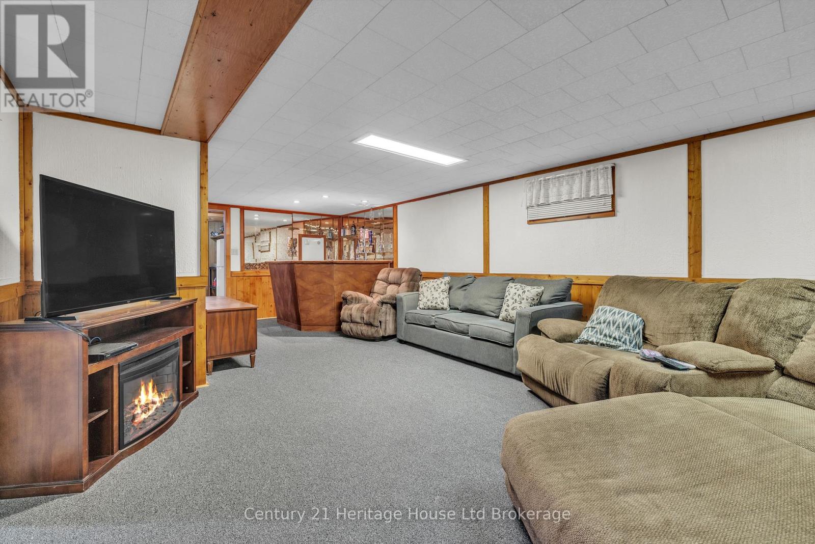 921 LINCOLN DRIVE - Image 16