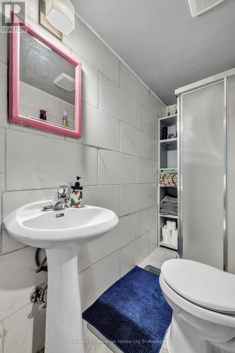 921 LINCOLN DRIVE - Image 18